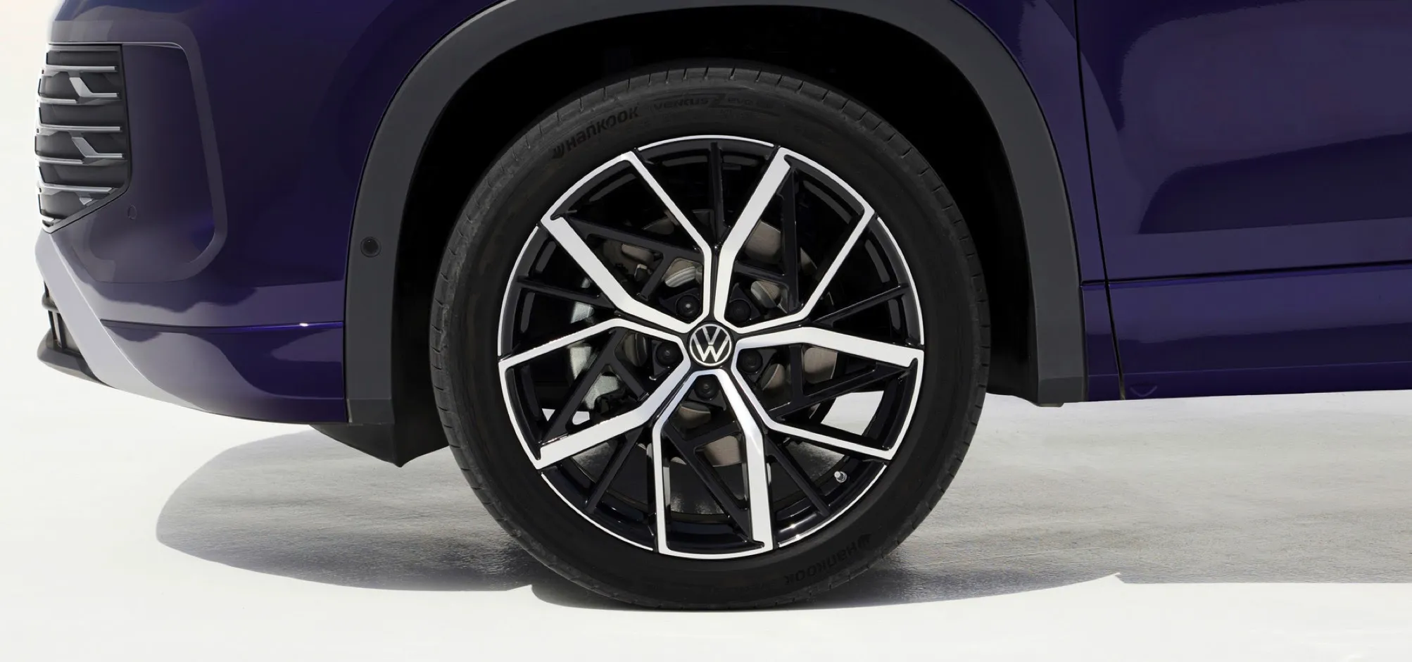 Volkswagen Tiguan equipped with Hankook Ventus evo SUV tyres